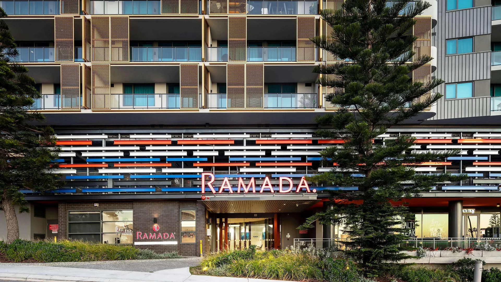 Ramada By Wyndham Vetroblu Scarborough Beach Perth